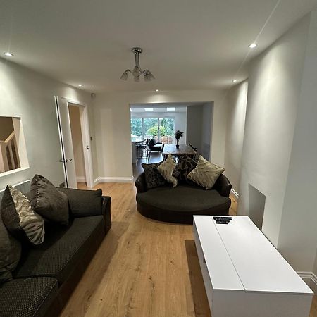 5 Bedroom House In Orpington Buitenkant foto
