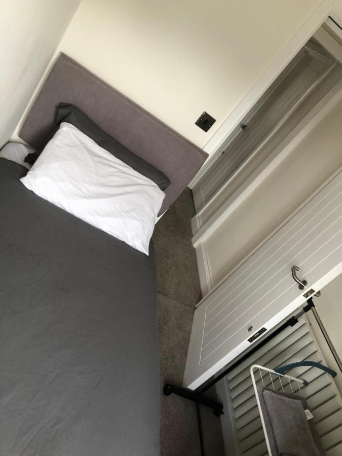 5 Bedroom House In Orpington Buitenkant foto