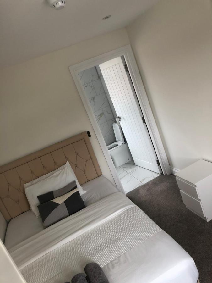 5 Bedroom House In Orpington Buitenkant foto