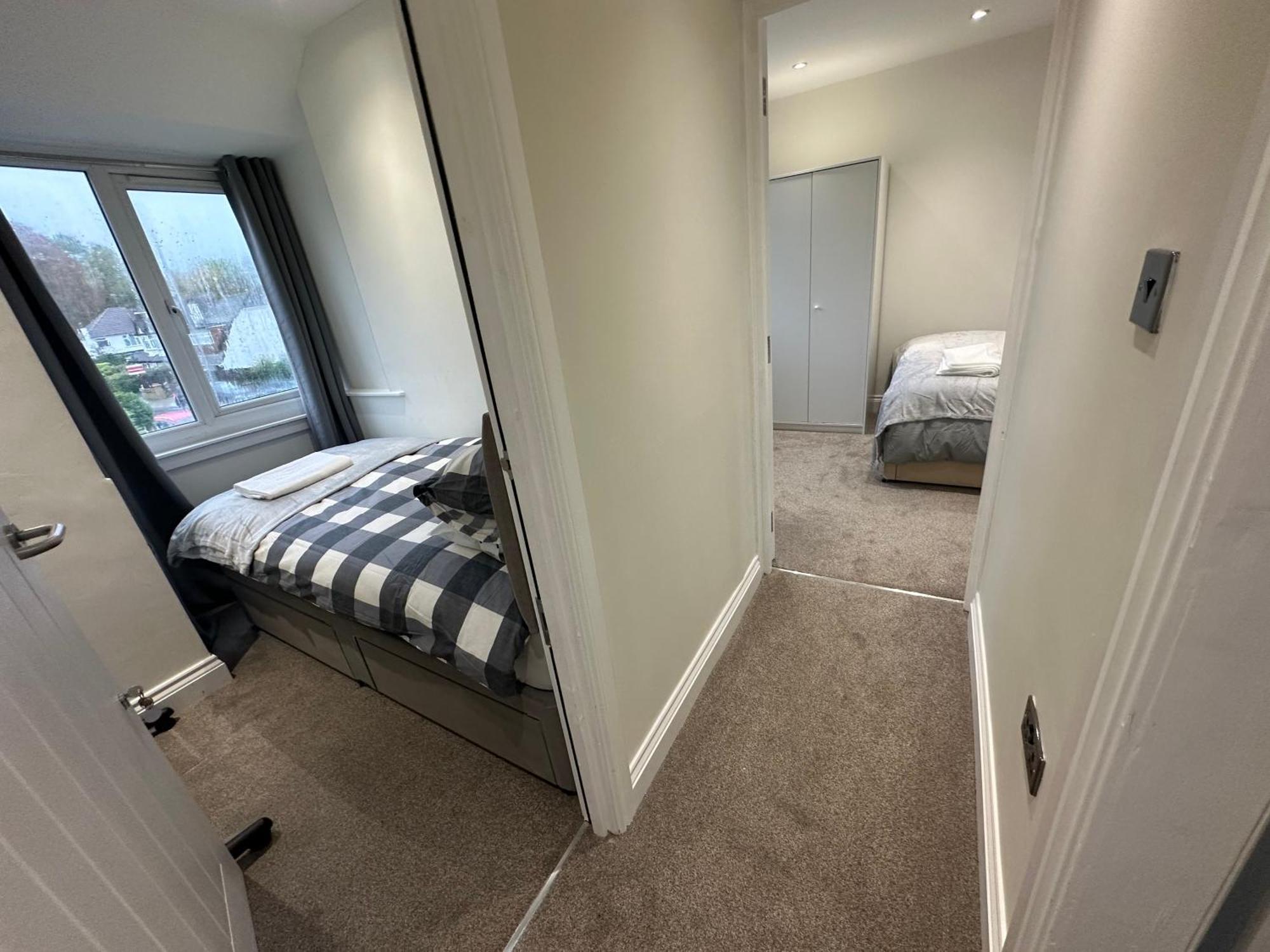 5 Bedroom House In Orpington Buitenkant foto