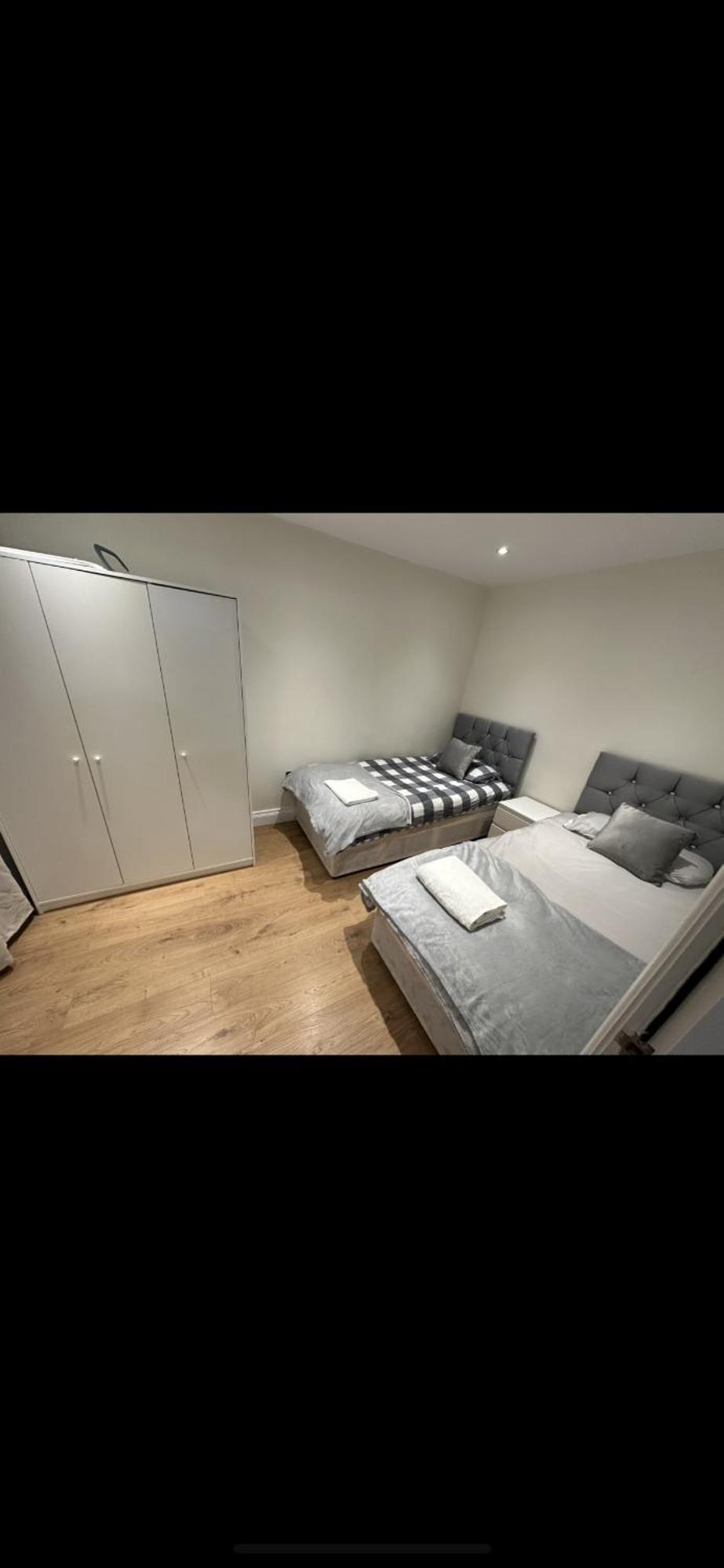 5 Bedroom House In Orpington Buitenkant foto